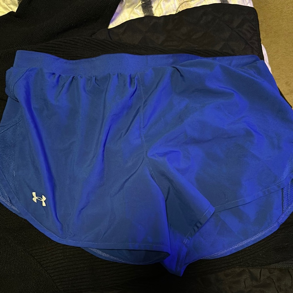 Under Armour Blue Athletic Shorts with Moisture Wicking Fabric and Relaxed Fit